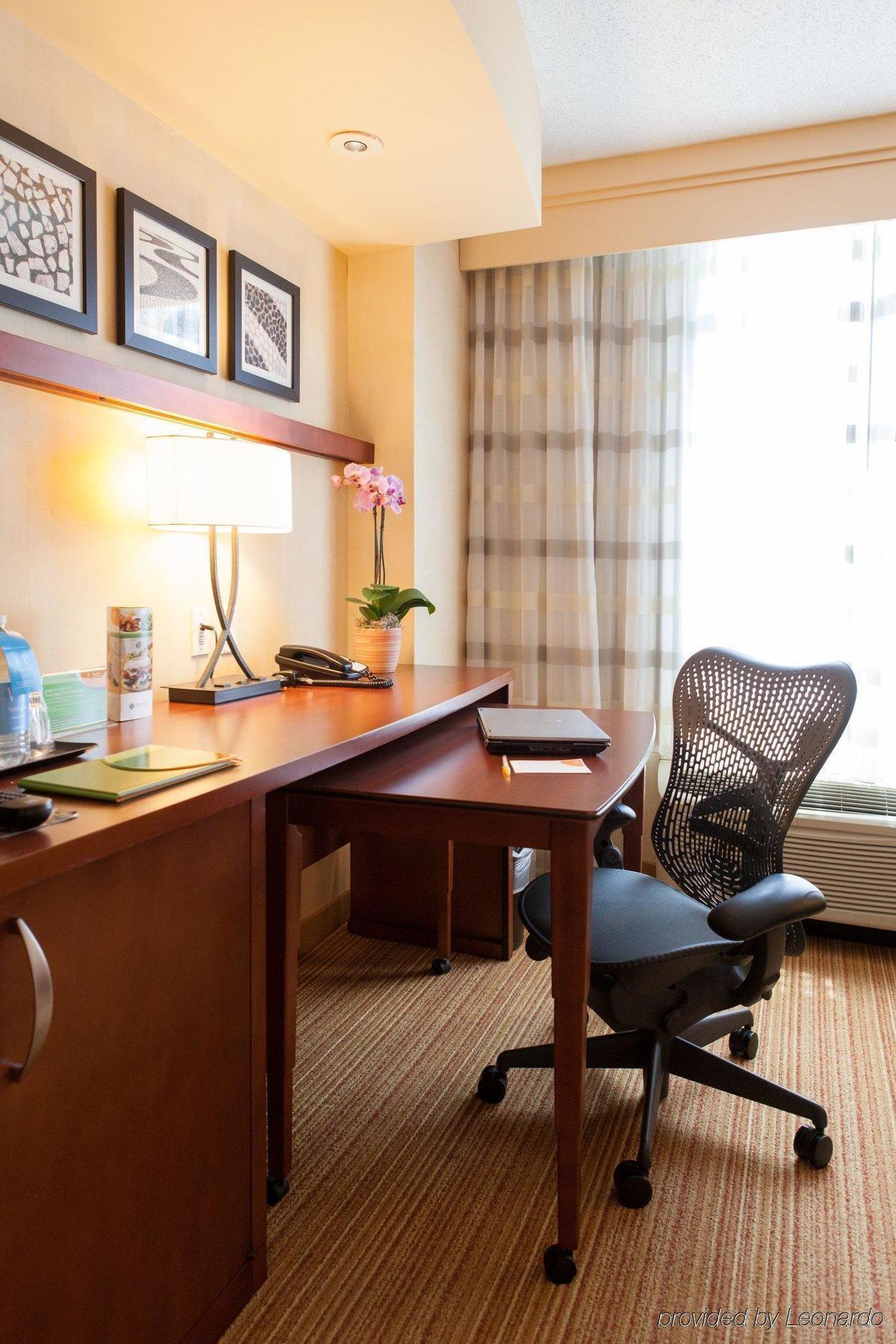 Courtyard By Marriott Silver Spring Downtown Eksteriør billede